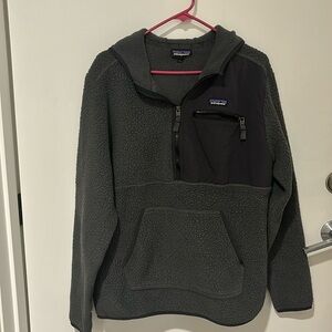 Mint condition Patagonia Pullover!